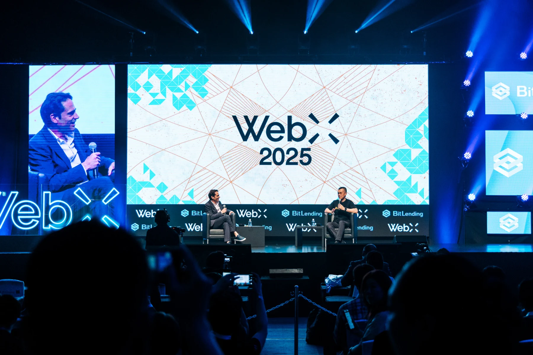 WebX 2025のセッションで対談する登壇者